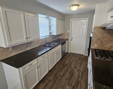 5731 W Airport Boulevard - Photo Thumbnail 4