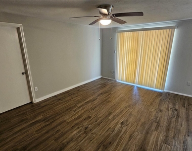 5731 W Airport Boulevard - Photo Thumbnail 6