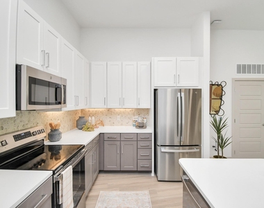 1617 Enid Street - Photo Thumbnail 4