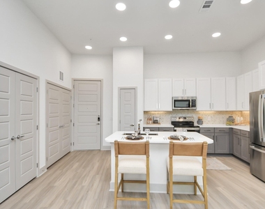 1617 Enid Street - Photo Thumbnail 6