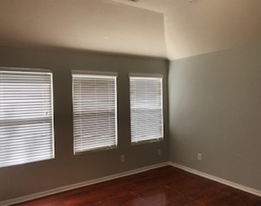 2810 Youpon Lake Court - Photo Thumbnail 10