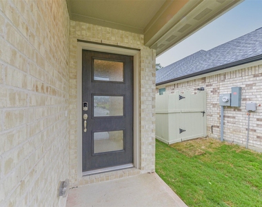 17590 Rosette Grass Drive - Photo Thumbnail 2