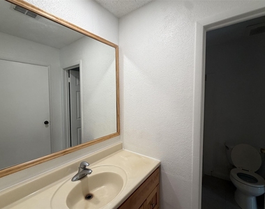 626 12th Street N - Photo Thumbnail 10