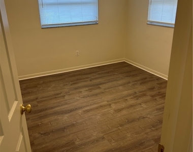 1031 El Mar Avenue - Photo Thumbnail 9