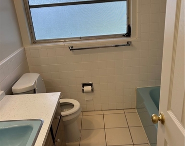 1031 El Mar Avenue - Photo Thumbnail 2