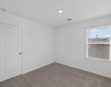 40818 Hawthorne Glades Street - Photo Thumbnail 29