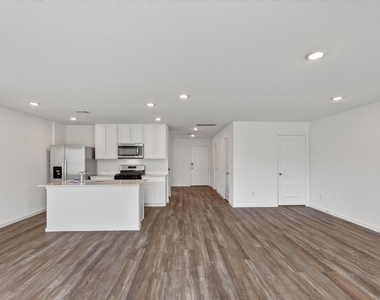 40818 Hawthorne Glades Street - Photo Thumbnail 14