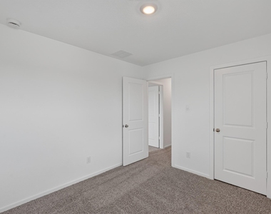 40818 Hawthorne Glades Street - Photo Thumbnail 37