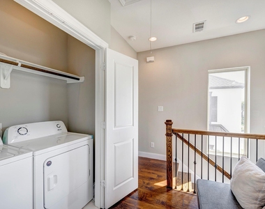 917 W 17th Street - Photo Thumbnail 19