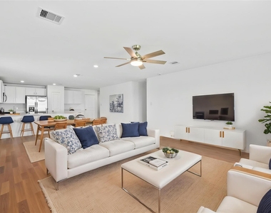 2805 Fountain Woods Drive - Photo Thumbnail 10