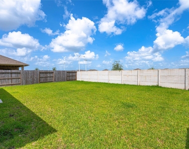 2805 Fountain Woods Drive - Photo Thumbnail 20