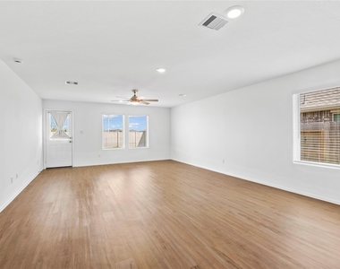 2805 Fountain Woods Drive - Photo Thumbnail 32