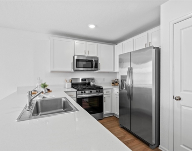 2805 Fountain Woods Drive - Photo Thumbnail 9