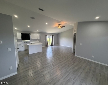 3010 67th Street W - Photo Thumbnail 1