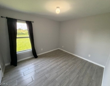 3010 67th Street W - Photo Thumbnail 9