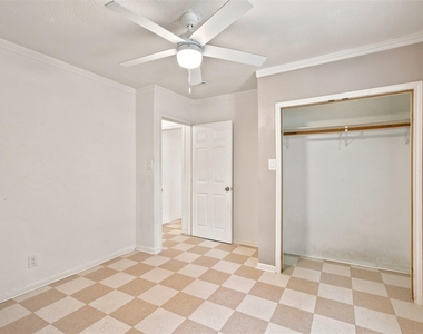 5005 Lyons Avenue - Photo Thumbnail 18