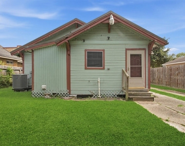 5005 Lyons Avenue - Photo Thumbnail 3
