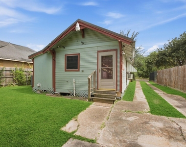 5005 Lyons Avenue - Photo Thumbnail 4