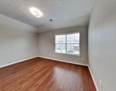 1203 Gibson Crossing Way - Photo Thumbnail 7