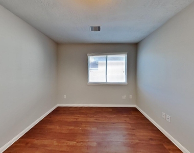 1203 Gibson Crossing Way - Photo Thumbnail 8