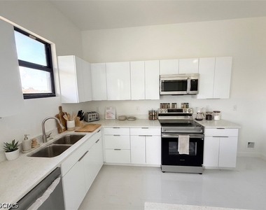 4226 Nw 32nd Lane - Photo Thumbnail 6