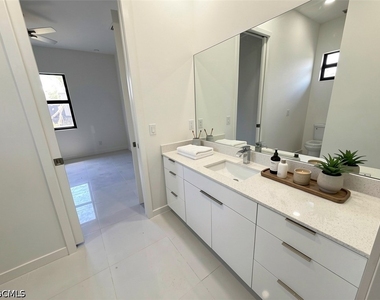 4226 Nw 32nd Lane - Photo Thumbnail 20