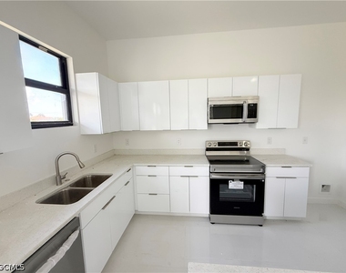 4226 Nw 32nd Lane - Photo Thumbnail 5