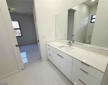 4226 Nw 32nd Lane - Photo Thumbnail 19