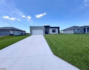 4226 Nw 32nd Lane - Photo Thumbnail 2