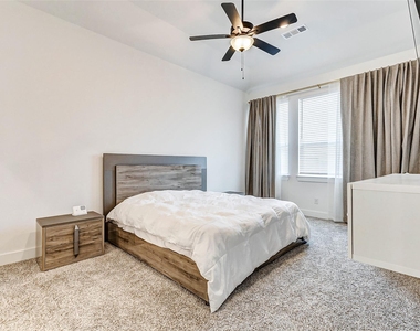 21110 Garden Palm Drive - Photo Thumbnail 7