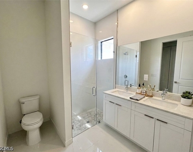 4012 Nw 22nd Terrace - Photo Thumbnail 14