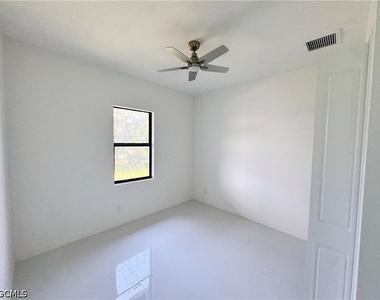 4012 Nw 22nd Terrace - Photo Thumbnail 18