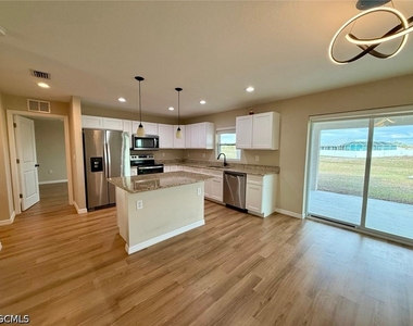 7033 Waldo Circle - Photo Thumbnail 4