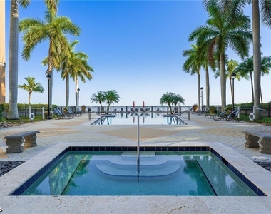 2825 Palm Beach Boulevard - Photo Thumbnail 32