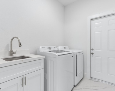 3531 Nw 19th Terrace - Photo Thumbnail 17