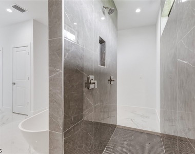 3531 Nw 19th Terrace - Photo Thumbnail 15