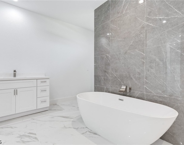 3531 Nw 19th Terrace - Photo Thumbnail 14