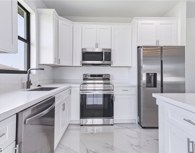 3531 Nw 19th Terrace - Photo Thumbnail 3