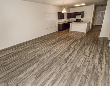 2607 Montecito Lane - Photo Thumbnail 2