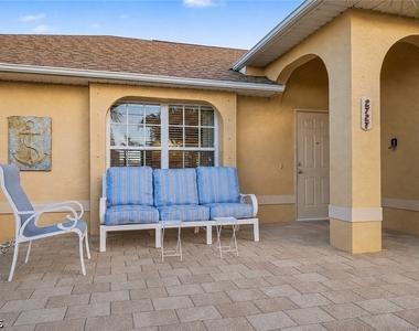 2727 Sw 2nd Court - Photo Thumbnail 2