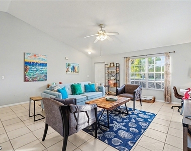 2727 Sw 2nd Court - Photo Thumbnail 3