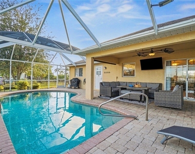 2727 Sw 2nd Court - Photo Thumbnail 24
