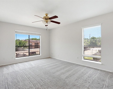 2025 Augusta Drive - Photo Thumbnail 13