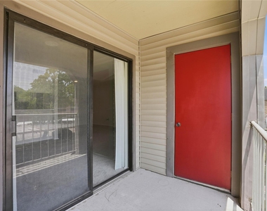 2025 Augusta Drive - Photo Thumbnail 15