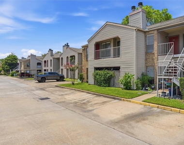 2025 Augusta Drive - Photo Thumbnail 17
