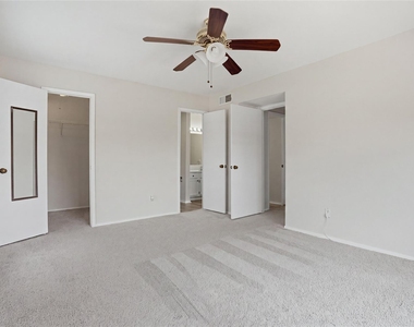 2025 Augusta Drive - Photo Thumbnail 14