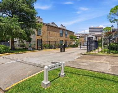 2025 Augusta Drive - Photo Thumbnail 18