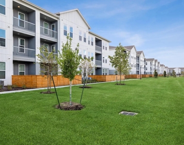 2020 Grandway Drive - Photo Thumbnail 6