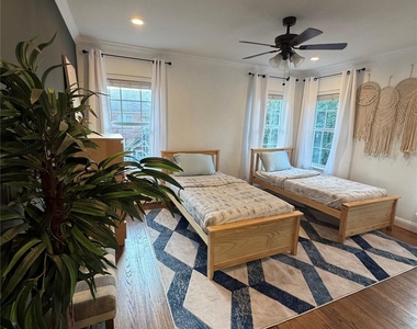 3014 Wentworth Street - Photo Thumbnail 13