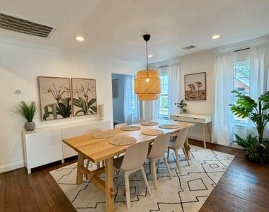 3014 Wentworth Street - Photo Thumbnail 4